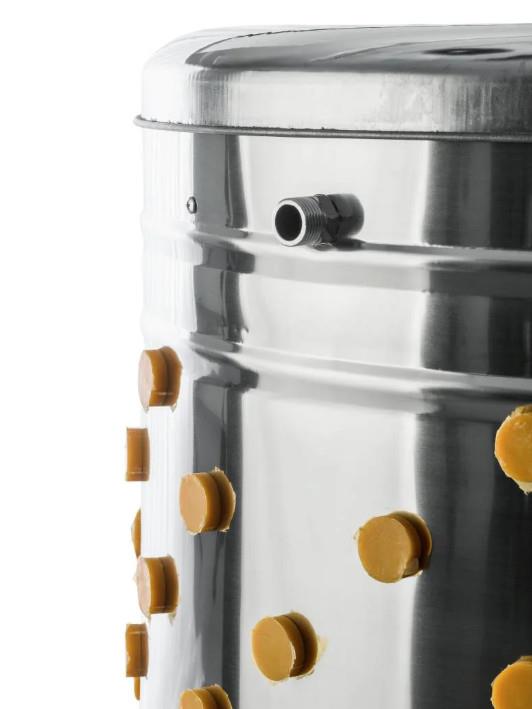 Stroj za rezanje slanine z gibljivimi noži