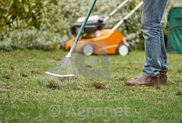Prezračevalnik trave RL 540 s košaro za travo AFK050 STIHL