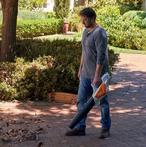 Akumulatorski pihalnik BGA 57 STIHL