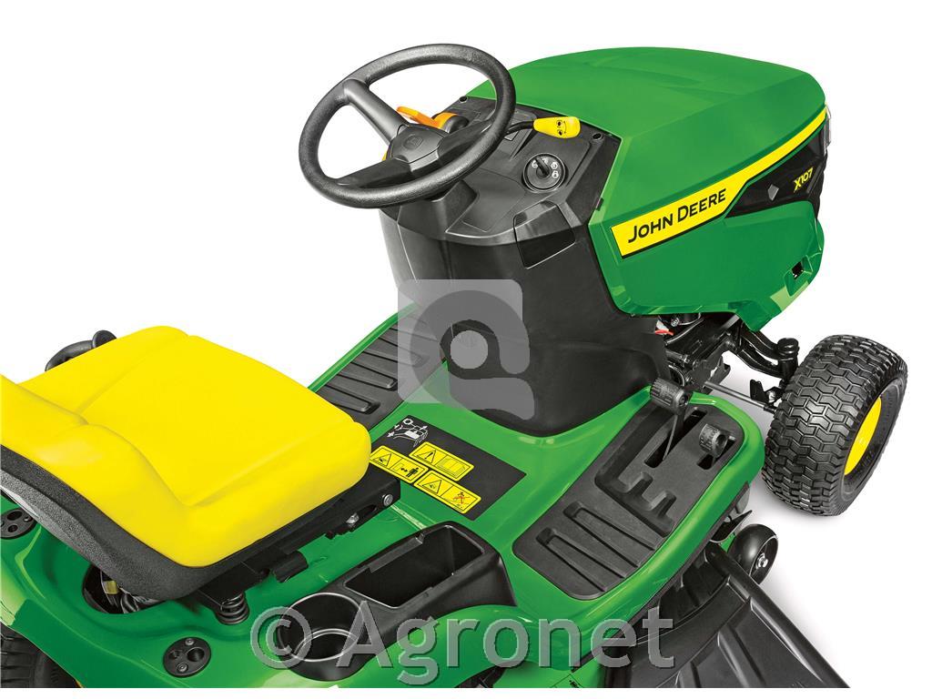 Vrtni traktor X107 JOHN DEERE